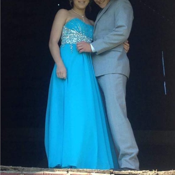 Prom dress - Picture 12 of 16